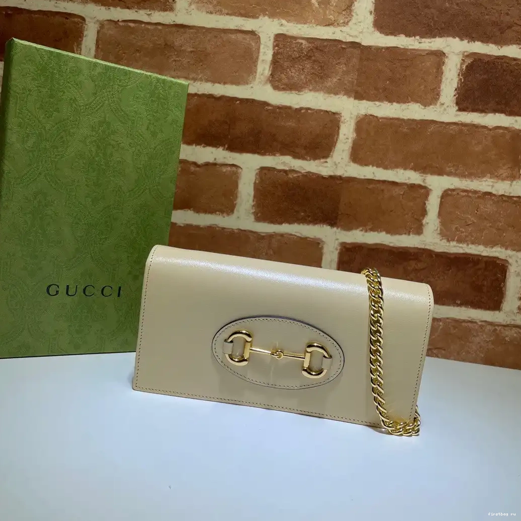First bag ru Wallet Chain Gucci 0619
